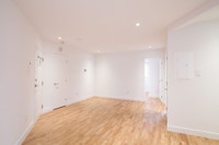 Renovated Akelius two bedroom apartment for rent. Located near Clanranald Street in the Cote-des-Nei... (image 6)