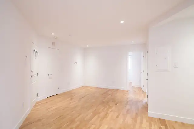 fully refurbished 2-bedroom at 5552 Snowdon, Feb 1st - ID 167 in Long Term Rentals in City of Montréal - Image 8