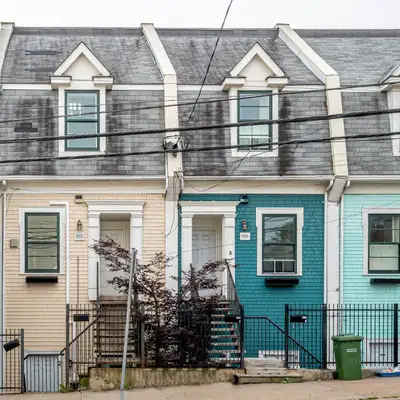 ARI Properties is proud to present this renovated 1 bedroom apartment located on Nora Bernard Street...