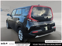 2020 Kia Soul EX Ready for anything, from the streets of Calgary to the highways of Alberta, this Ki... (image 1)