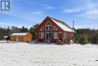Nestled just outside of Havelock, this pristine 2+1 bedroom, 2-bathroom confederation log home offer...