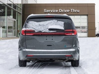 2021 Chrysler Pacifica Hybrid Pinnacle | Plug-In | Loaded | 2WD The 2021 Chrysler Pacifica Hybrid Pi... (image 6)