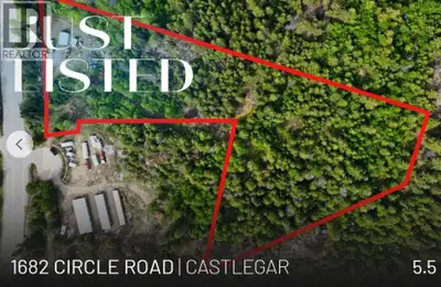 Discover the perfect blend of privacy, convenience, and opportunity with this exceptional 5.5-acre p...