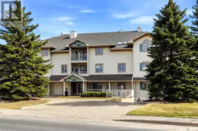 Welcome to this beautifully maintained main floor condo in the highly desirable Lakeview neighbourho...