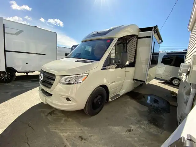 2026 Leisure Travel Unity U24CB in RVs & Motorhomes in Bedford - Image 7