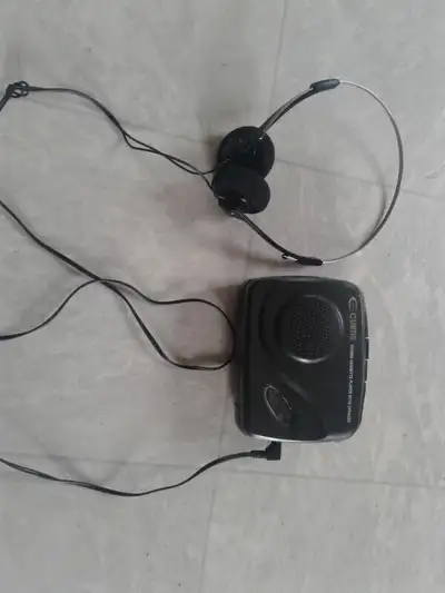 FONCTIONNE TRES BIEN pour casette et l'autre casette et radio am/f