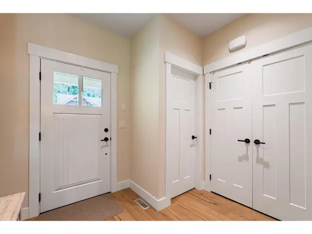 43318 CREEKSIDE CIRCLE, Cultus Lake South Cultus Lake, British C in Long Term Rentals in Calgary - Image 7