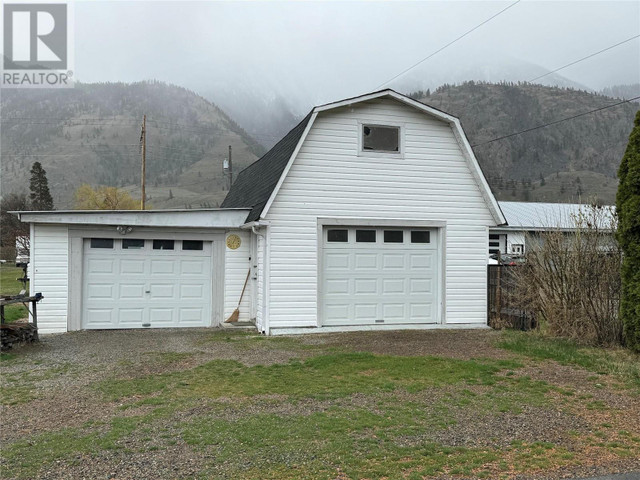 3027 HWY 3 Highway Keremeos, British Columbia in Houses for Sale in Penticton - Image 4