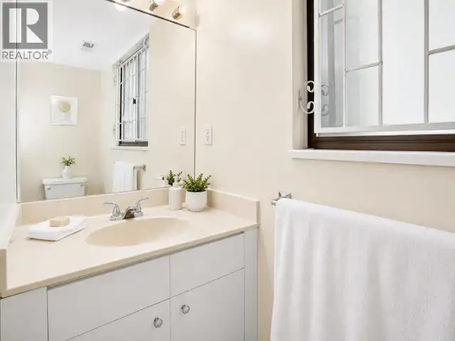 2940 DRESDEN WAY North Vancouver, British Columbia in Houses for Sale in North Shore - Image 15