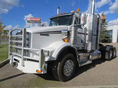 2021 Kenworth T800 38' Sleeper 599,958km / 14,074 hours Cummins X15 with 565hp / 1850 Torque Eaton 1...