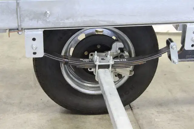 2025 REMEQ PSC-5440-L 2 QUILLES POUR PONTON DE 23 À 25 PIEDS in Cargo & Utility Trailers in Laurentides - Image 11