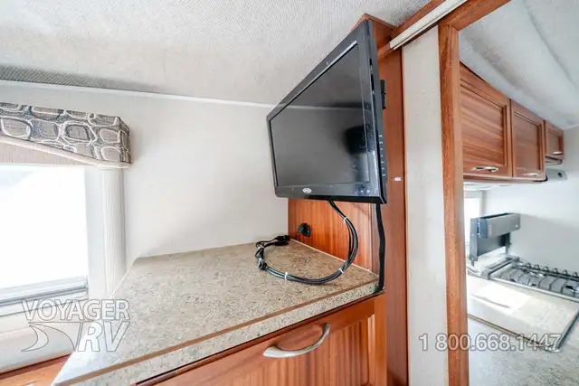 2017 Northern Lite Special Edition 10.2 in Travel Trailers & Campers in Kelowna - Image 19