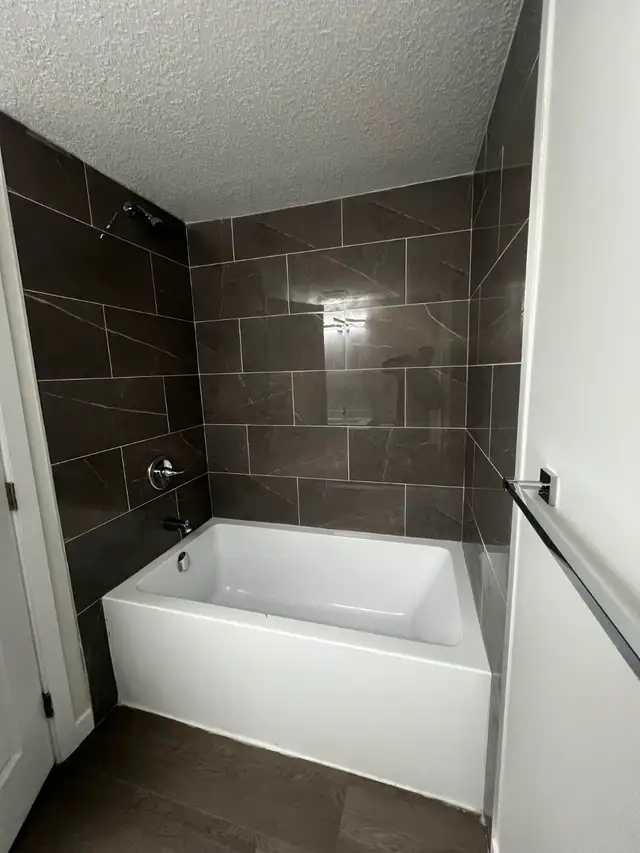 Legal 1-Bed Basement Suite — Private Entrance, Laundry & Parking in Long Term Rentals in Edmonton - Image 12