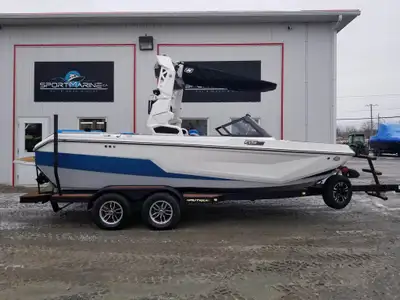 Super Air Nautique GS20 2024 Longeur / Length : 20' Largeur / Beam : 100” Capacité / Capacity : 12 P...