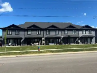 160-4-AUGUST 1ST- 2 BED, 1.5 BATH - TOWNHOUSE- LAUNDRY-PARKING