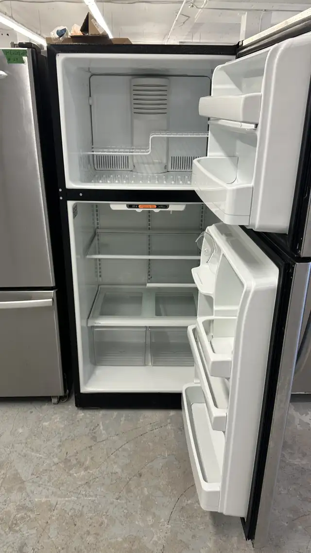 3203-Réfrigérateur Ge acier inoxydable stainless fridge in Refrigerators in City of Montréal - Image 3