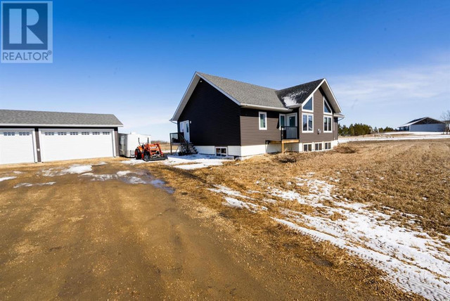 1004 McCarter Avenue Rural Camrose County, Alberta in Houses for Sale in Edmonton - Image 4
