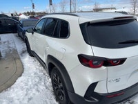 The advertised vehicle price is based on a promotional finance offer. Customers who purchase the veh... (image 3)