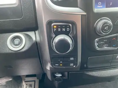 2022 RAM 1500 Classic SLT CLEAN CARFAX!!!! 4x4 HEMI, CRUISE,..., View more