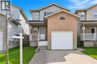 Welcome to 425 Erinbrook Drive, a beautifully maintained detached 2-storey home in the highly desira...