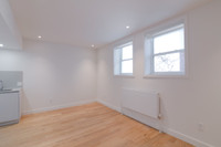 Renovated Akelius one bedroom apartment for rent. Queen Mary Rd and Victoria Ave in the Cote-des-Nei... (image 3)