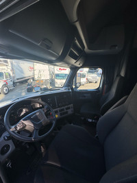 2020 FREIGHTLINER/MERCEDES NEW CASCADIA 126 Tandem Axle Sleeper Tractor - Automatic transmission-606... (image 8)