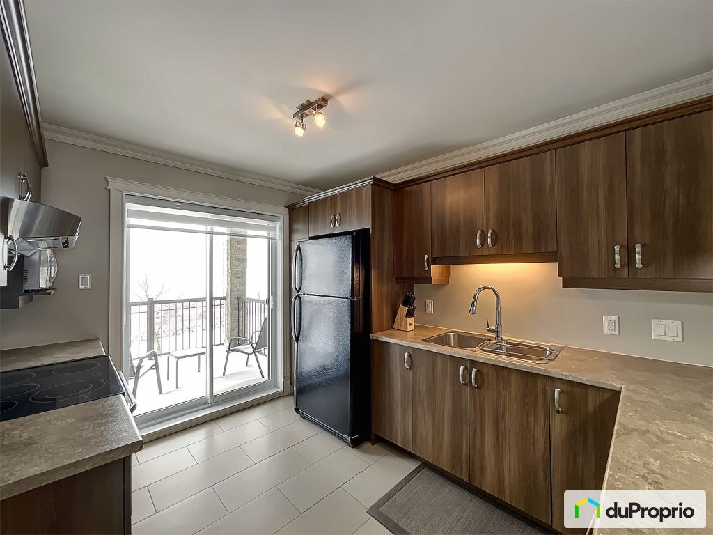 $370,000 - Condominium for sale in St-Hyacinthe (Ste-Rosalie) — photo 3