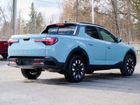 2025 Hyundai Santa Cruz Preferred AWD Only 14,935 km! Overview Why wait for a brand new truck when y... (image 3)