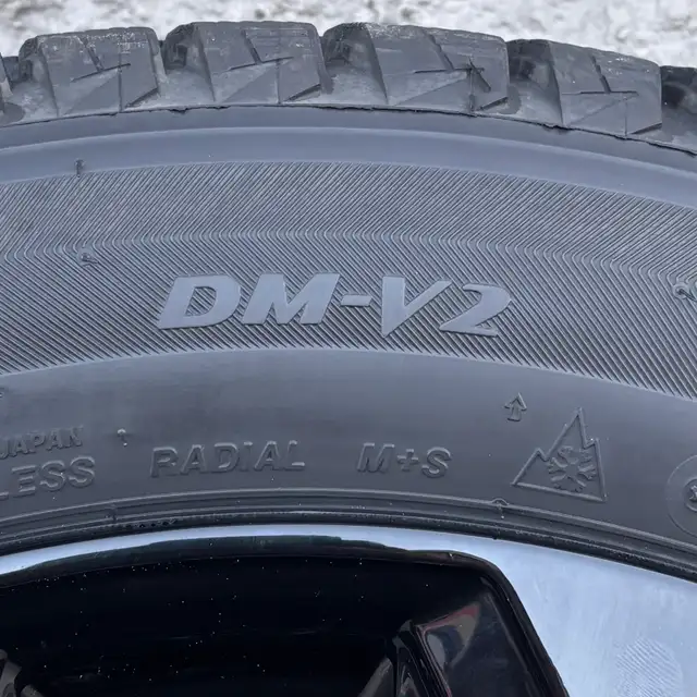 (97%) 4x 225/55R19 Bridgestone Winters w/ Volvo 19" Rims in Tires & Rims in City of Toronto - Image 8