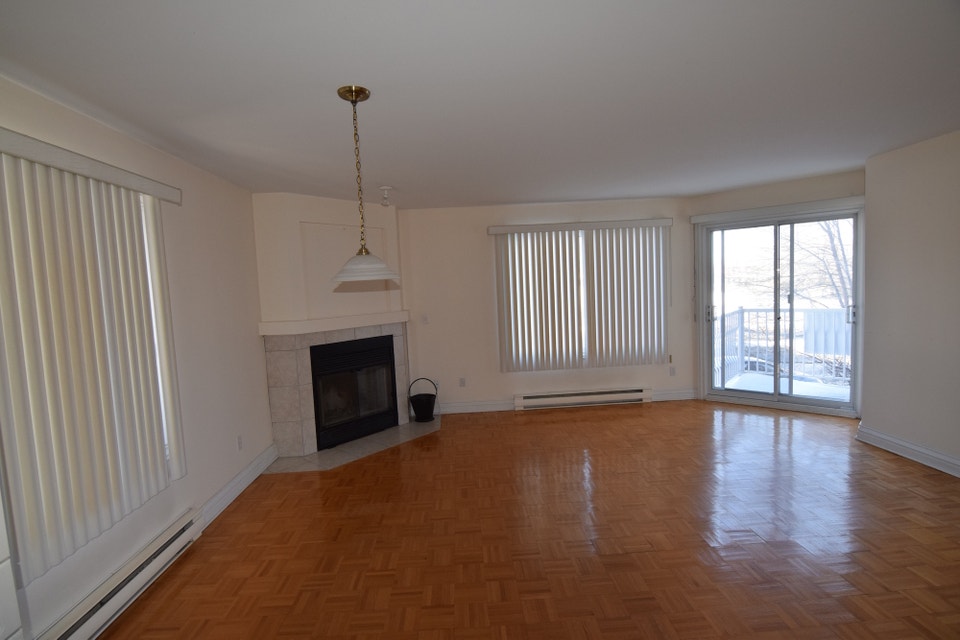 Beautiful open-concept 3 1/2 apartment unit for rent 2