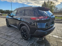 Dominate the road in style with this stunning 2023 NISSAN ROGUE AWD SV MIDNIGHT EDITION, boasting a... (image 6)