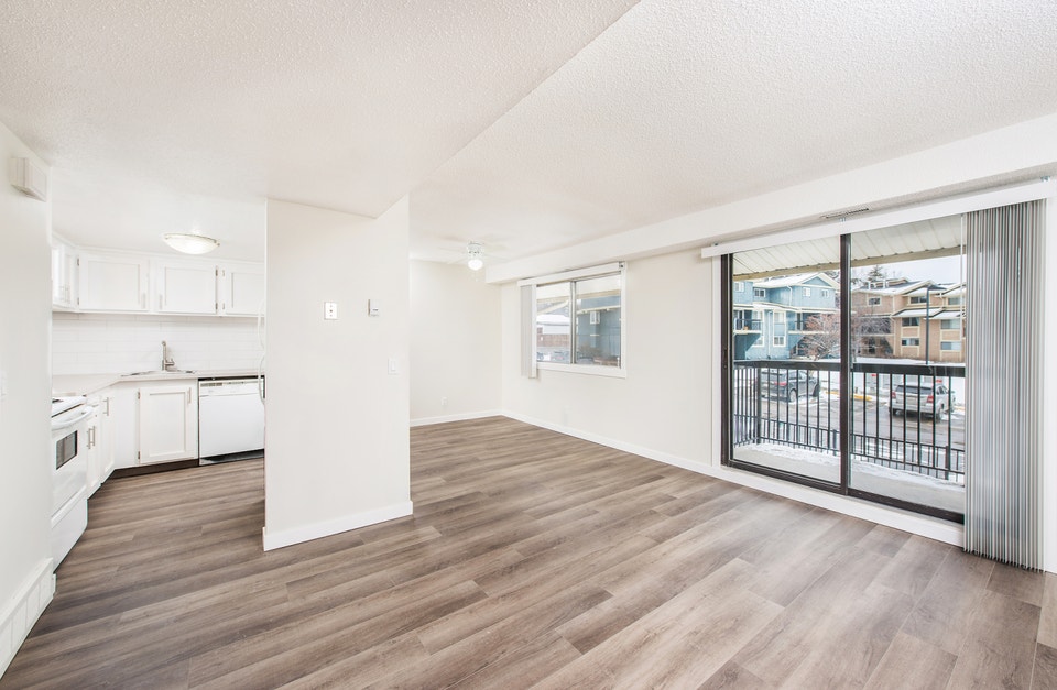 Sierra Gardens - 2 Bedroom Bi-level House for Rent 3