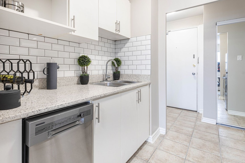 Great Priced One Bed Apartment - Near Downtown/Wortley/Vic 4