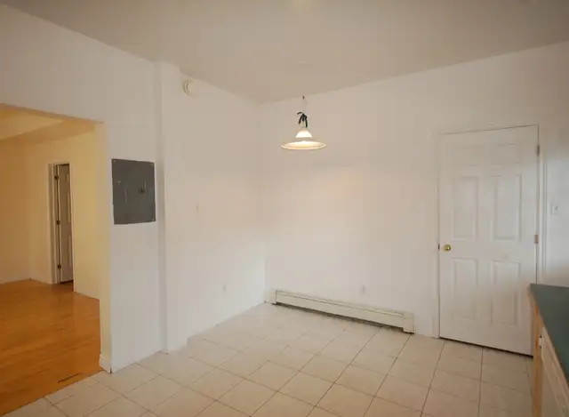 4 Bedroom 2 Bath Apartment West End Halifax September 2025 in Long Term Rentals in City of Halifax - Image 20