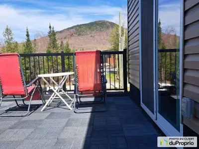 Besoin d'espace ! Immense terrain de 60 000 pieds Maison à vendre Au pied du Mont Ham | Immense terr...