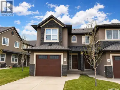 Court-ordered sale in the sought-after Willowgrove neighbourhood! This 3-bedroom, 2-bathroom townhou...
