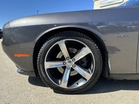 This Dodge Challenger boasts a Regular Unleaded V-8 5.7 L/345 engine powering this Automatic transmi... (image 4)
