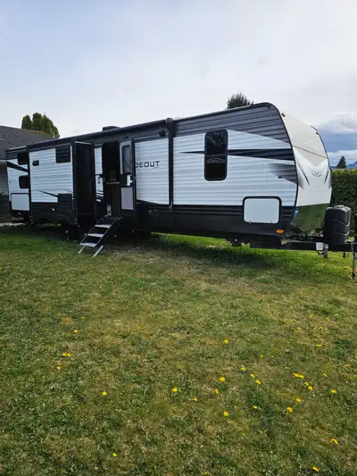 For sale this great unit which hardly has been used. Bought new, 1 owner. Extra equipment comes with...