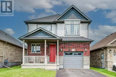 Beautiful and sunfilled detached home in the Elmira's desirable Country Club Estates community. 3 be...