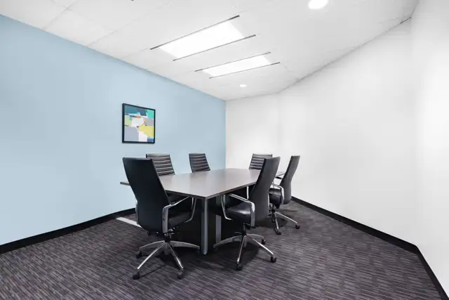 Open office space to rent for 10 persons in Winston Park in Commercial & Office Space for Rent in Oakville / Halton Region - Image 2