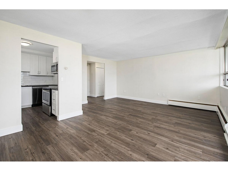 3 Bedroom Apartment for Rent - 111-131 Notch Hill Road 4
