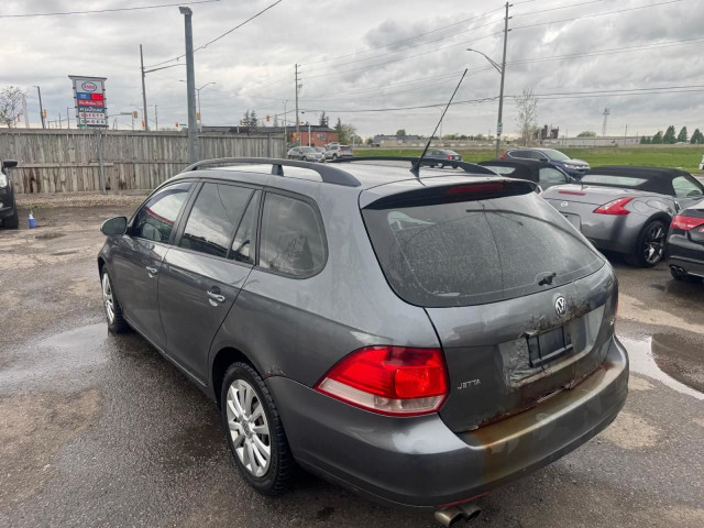 2009 Volkswagen Jetta Wagon TRENDLINE, AUTO, 5 CYL, WAGON, AS IS in Cars & Trucks in London - Image 3