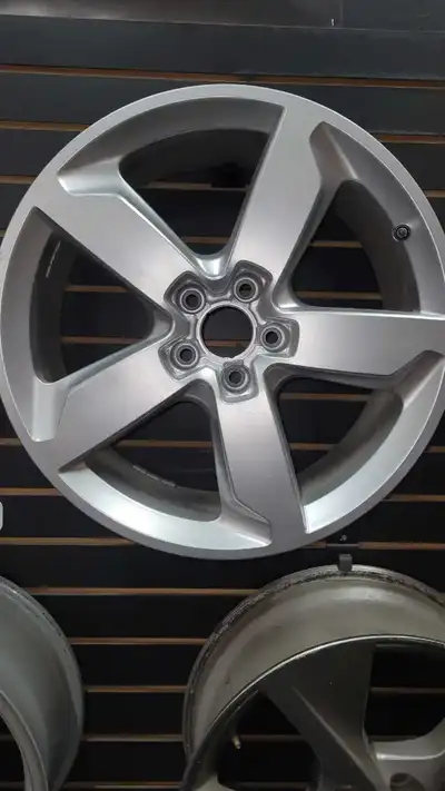 19" original audi wheels prefect and ready for mounting winter rubber on them. Rims are in mint shap...