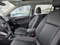*CLEAN CARFAX, ONE OWNER * This 2023 Volkswagen Tiguan Comfortline comes equipped with *2.0L TSI 4-c... (image 7)