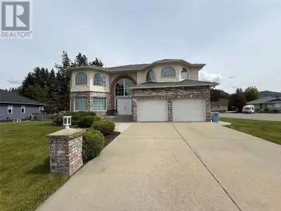 Spacious two storey family home in a desirable neighborhood, featuring a generous 1787 square feet o...