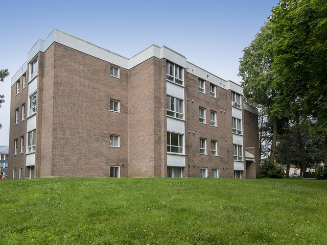 1 bedroom Apartment for Rent - 760-800 Laurier Boulevard in Long Term Rentals in Brockville - Image 2