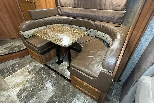 2018 Coachmen Leprechaun 220QB – Pre-Owned Class C Motorhome. in RVs & Motorhomes in Red Deer - Image 23