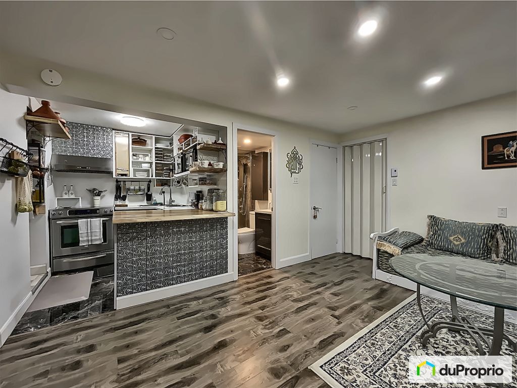 36e Avenue — photo 1