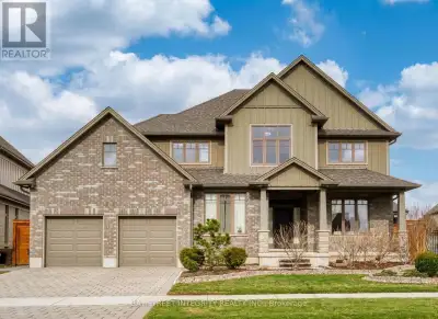 Welcome to this beautifully maintained 2-storey home in the prestigious Sunningdale community of Nor...