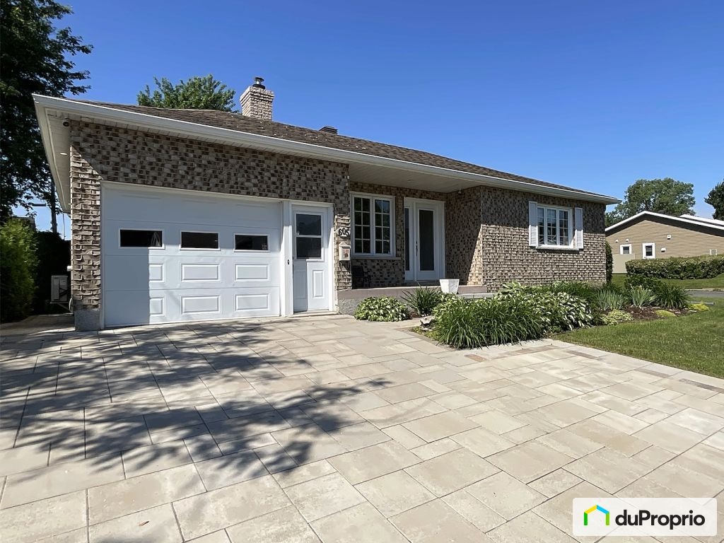 $470,000 - Bungalow for sale in Drummondville (Drummondville) — photo 1